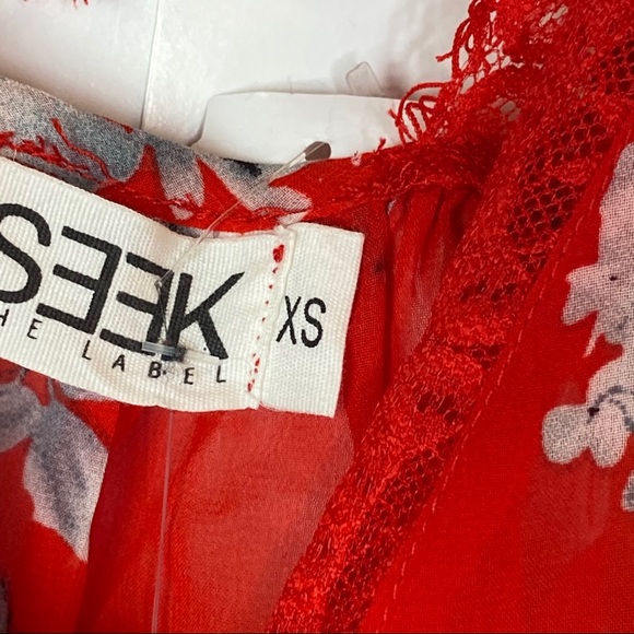 NWT LF Seek The Label Red Floral Lace Trim Tank Top - Picture 6 of 9